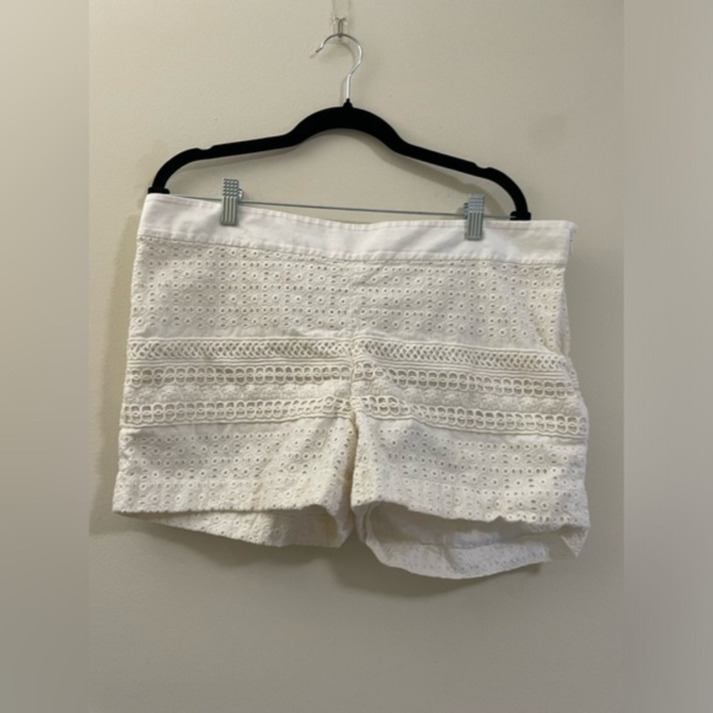 Ann Taylor Loft Riviera Eyelet Shorts in Light Cream - 14